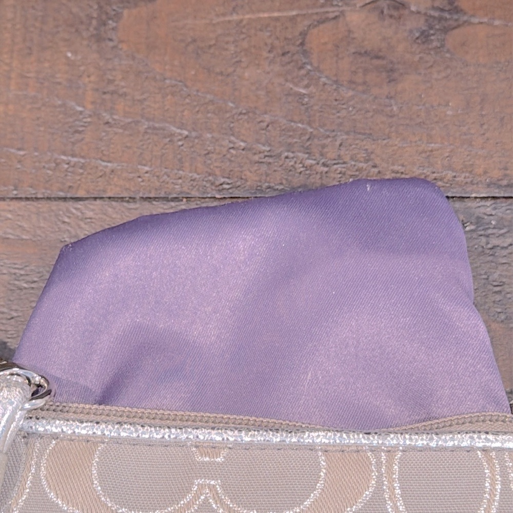 Coach Y2K Poppy Metallic Wristlet w/Hang Tag (EUC) (No Callouts) - Picture 15 of 17